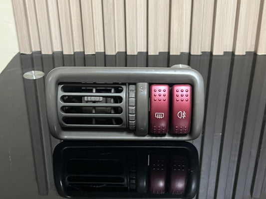 Rejilla aire acondicionado Renault Twingo lado izquierdo con suiches original de siniestro