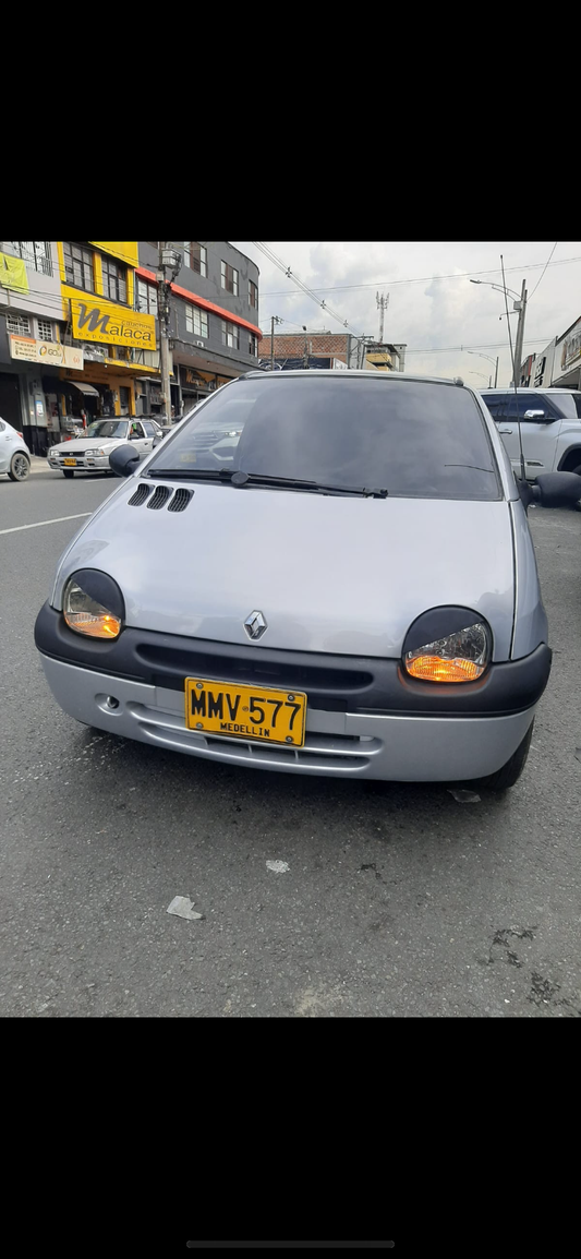👉 Juego de Ojos Furiosos Renault Twingo | Fibra de Vidrio Negro Mate